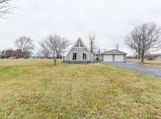 51 South Shrs, Sullivan, IL