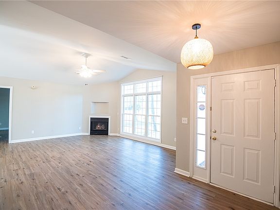 5th image of 630 N College St