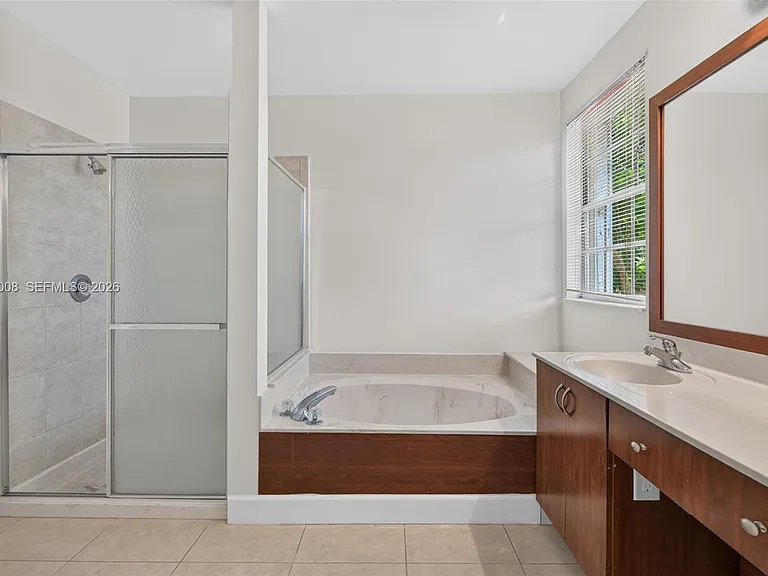 498 Cambridge Ln — Photo 23