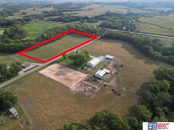 E Roscoe St, Endicott, NE 68350