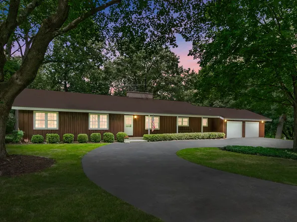 4614 Shady Oaks Ln, Crystal Lake, IL 60012