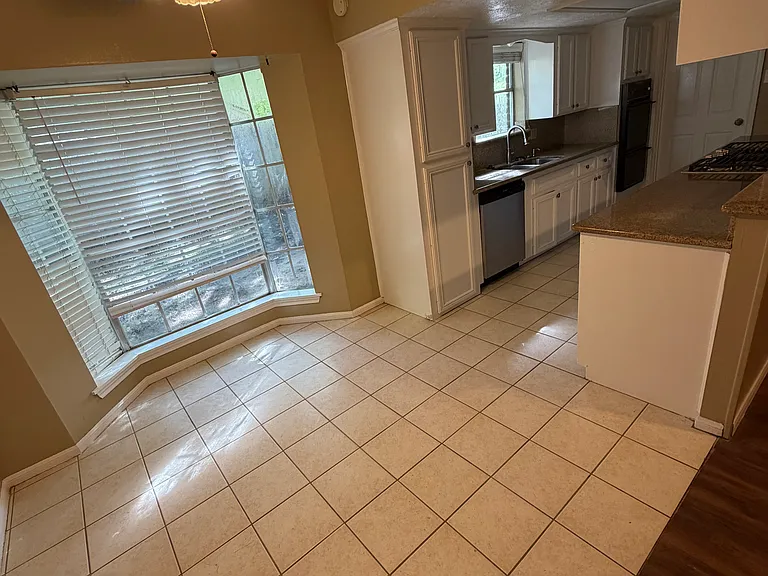 3522 E Circle Dr — Photo 3