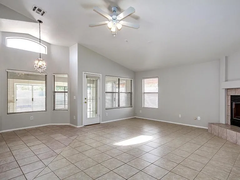 12715 W Cambridge Ave — Photo 19