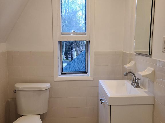4th image of 163 Park St #3