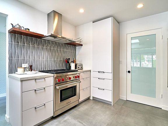 5th image of 2341 S Sierra Madre