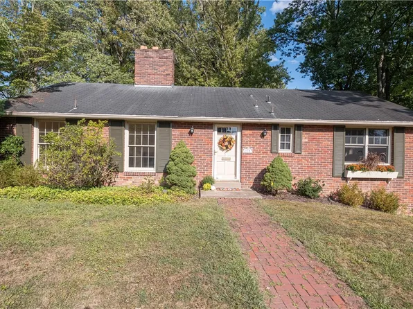 170 Mayer Dr, Pittsburgh, PA 15237