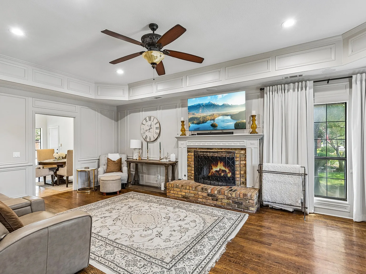 3 bed, 2.5 bath, 2560 sqft, $3,500 — Photo 4