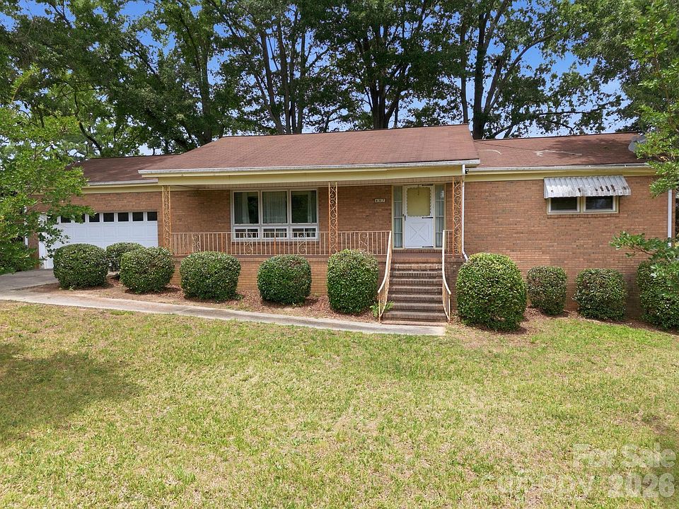 1st image of 607 Ebenezer Rd