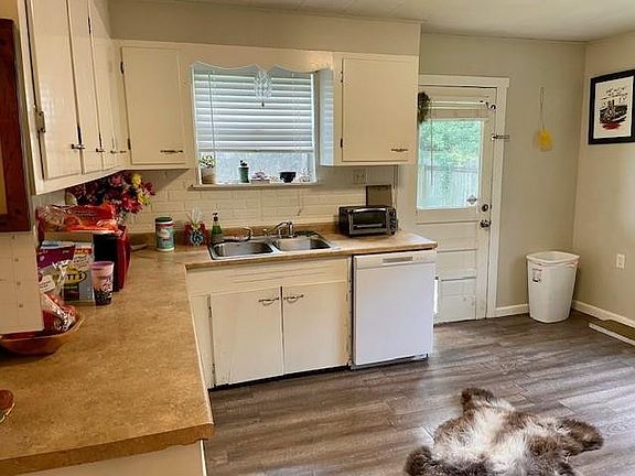 2nd image of 70275 G St