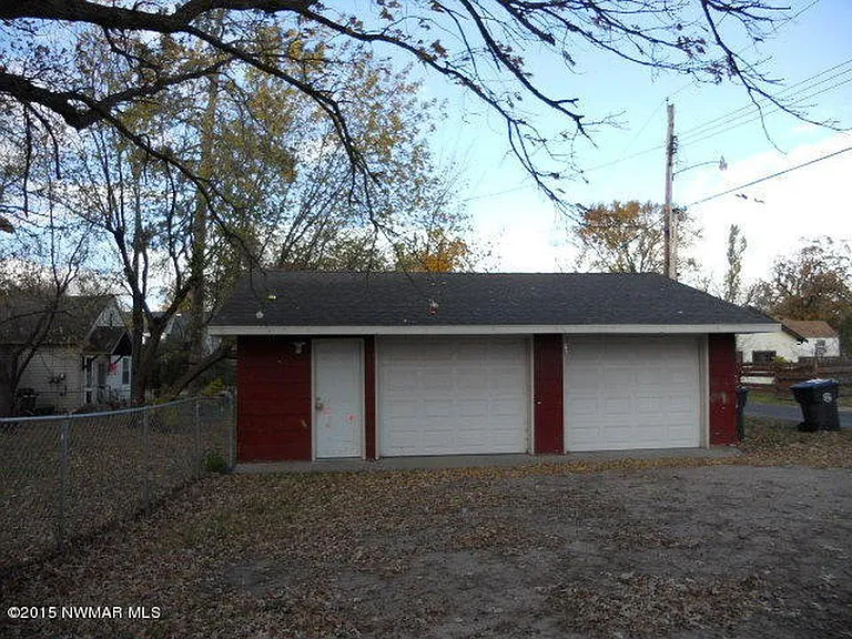 1318 America Ave — Photo 3