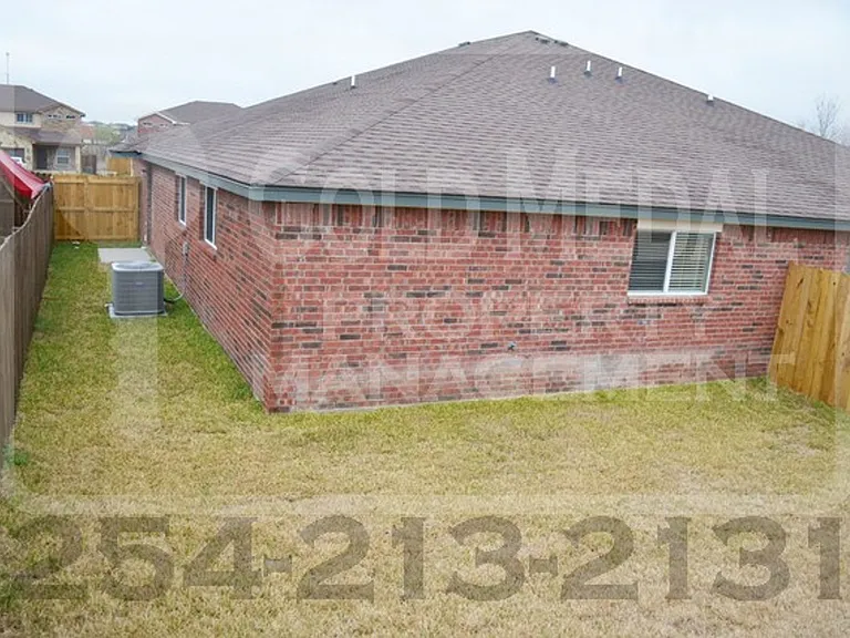 1104 Grace Point Dr — Photo 27