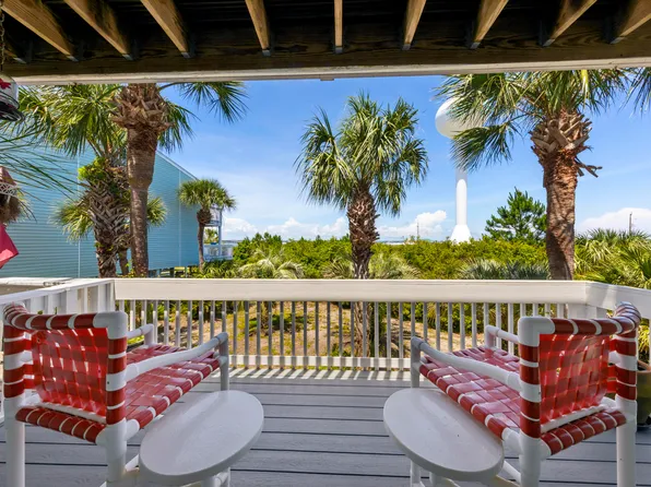 8522 Gulf Blvd APT 11, Navarre, FL 32566