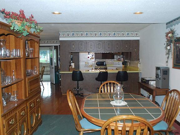2nd image of 518 9th St SE