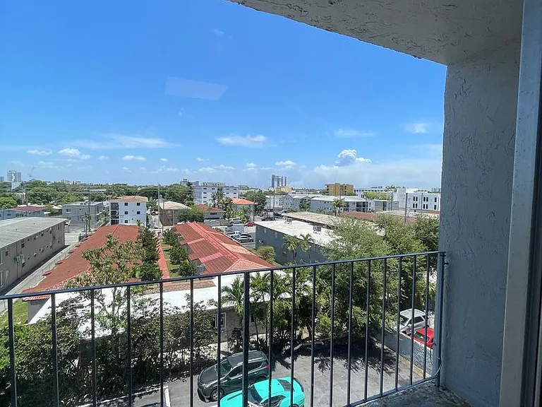 220 SW 17th Ct — Photo 17