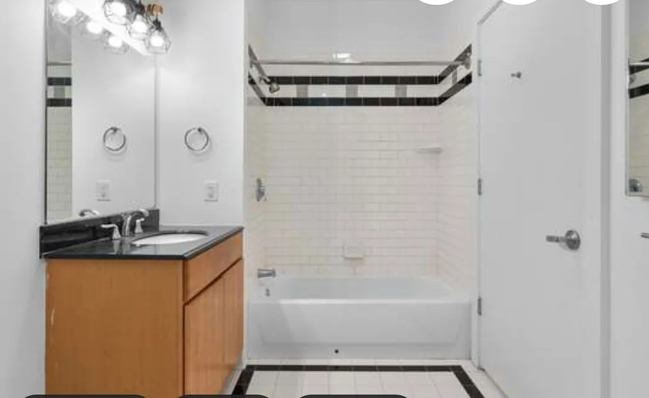22 S Howard St — Photo 3