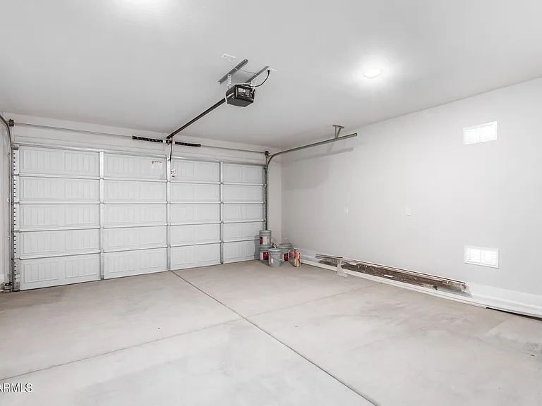 8526 S 69th Ln — Photo 31
