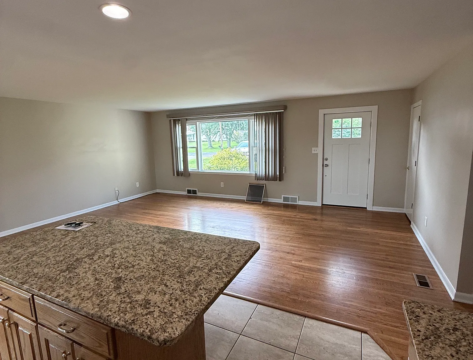 2 bed, 1600 sqft, $2,100 — Photo 4