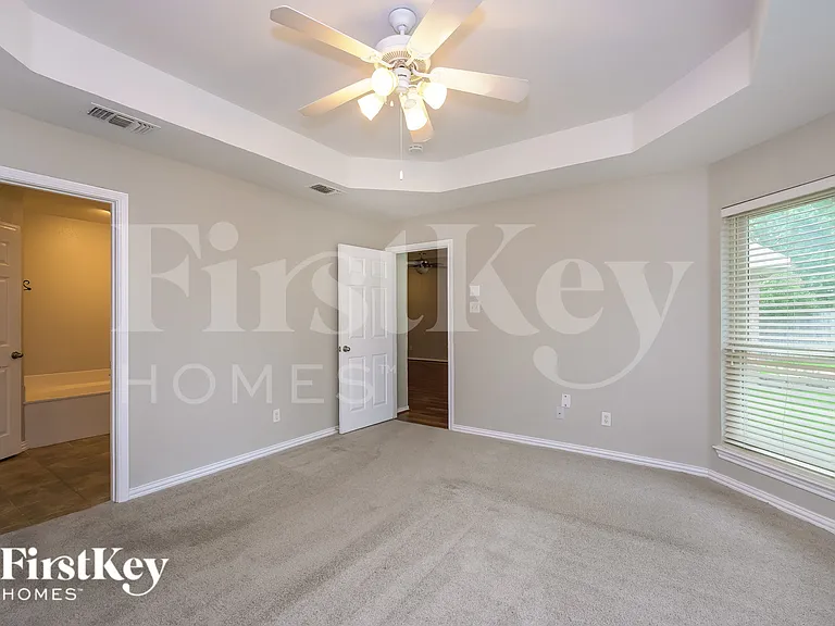 101 Canterbury Dr — Photo 9