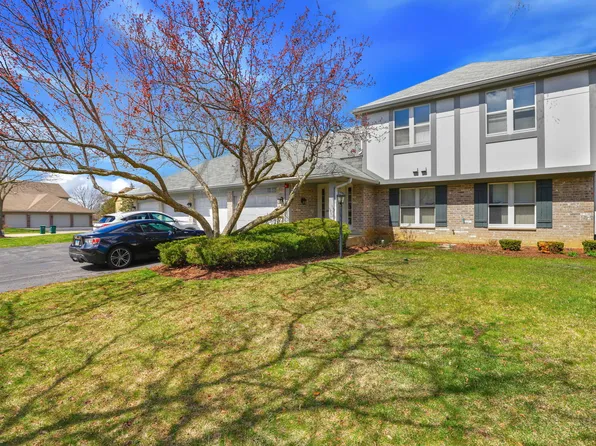 174 Brook Ln #174, Vernon Hills, IL 60061