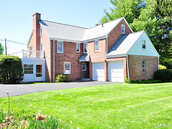 2nd image of 102 Ridgewood Road