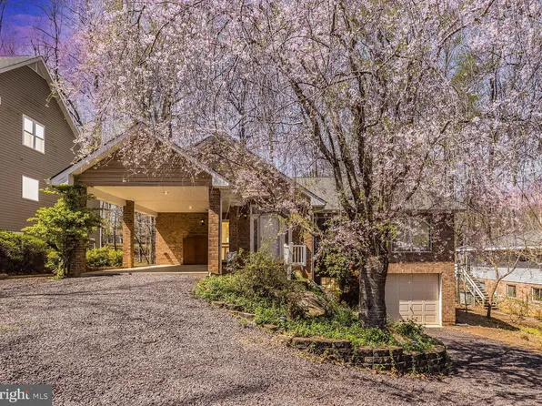 713 Gold Valley Rd, Locust Grove, VA 22508