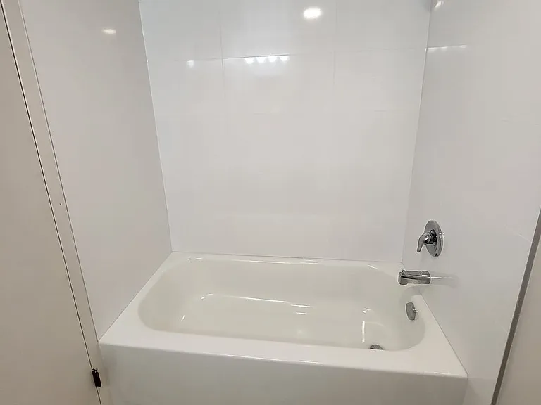 1180 Esquimalt Rd #308 — Photo 11