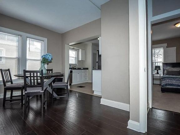 5th image of 1391 Broadview Ave