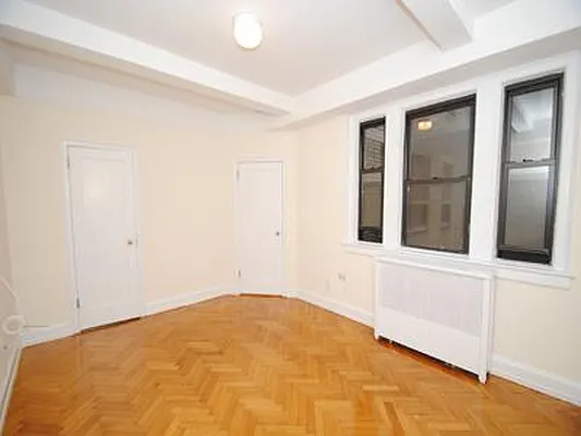 Rented by Buchbinder & Warren | media 23