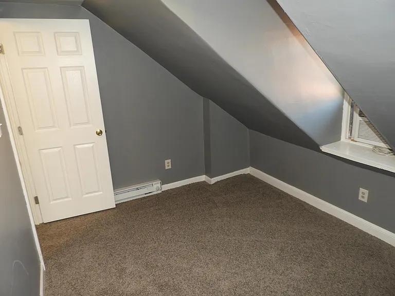 320 Ridgeway St — Photo 14