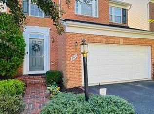 8011 George Fox Pl, Lorton, VA 22079