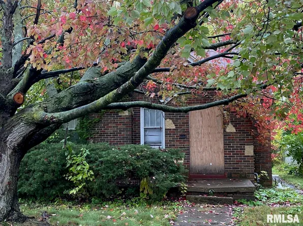 2806 N Dechman Ave, Peoria, IL 61603