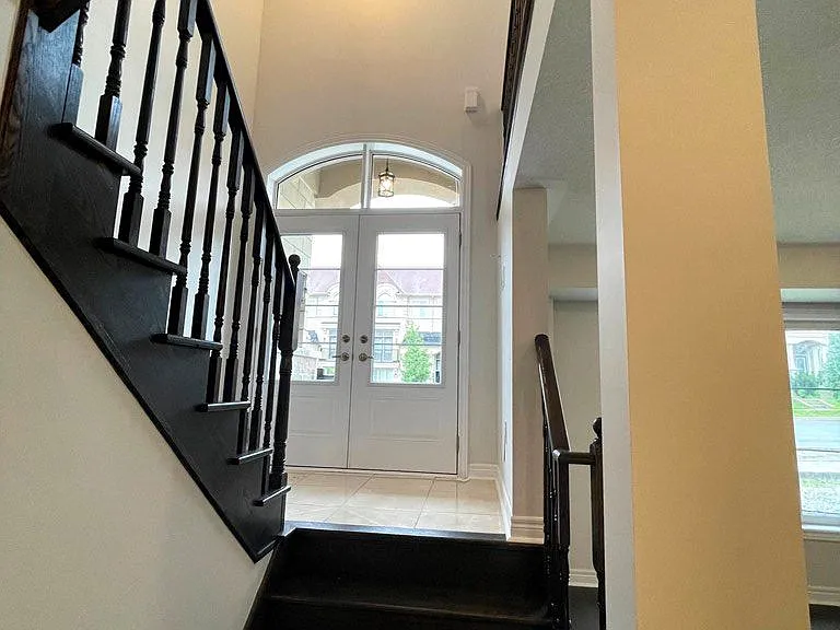 95 Grand Trunk Ave — Photo 2