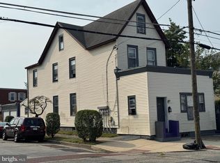 3068 River Rd, Camden, NJ 08105