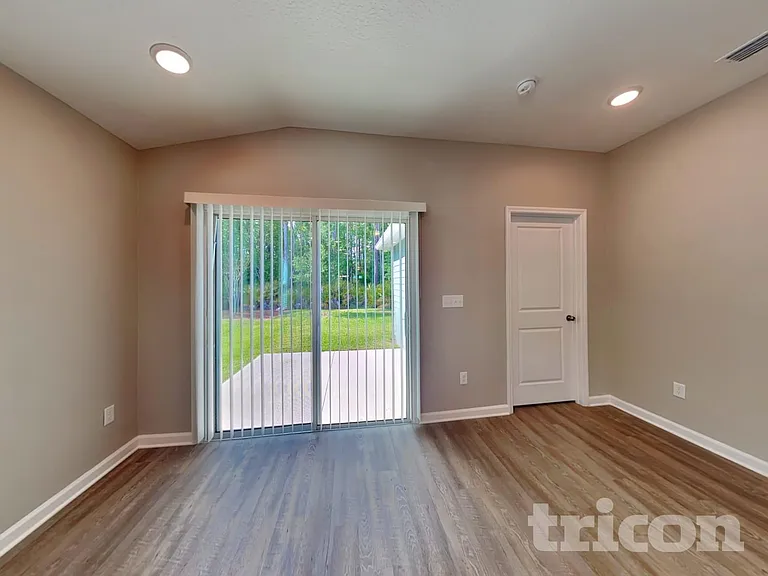 470 Chandler Dr — Photo 4