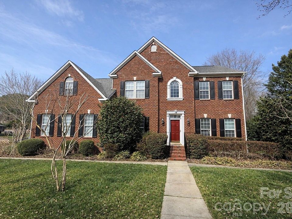 1st image of 204 Whitegrove Dr