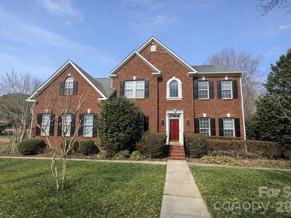 204 Whitegrove Dr, Fort Mill, SC 29715