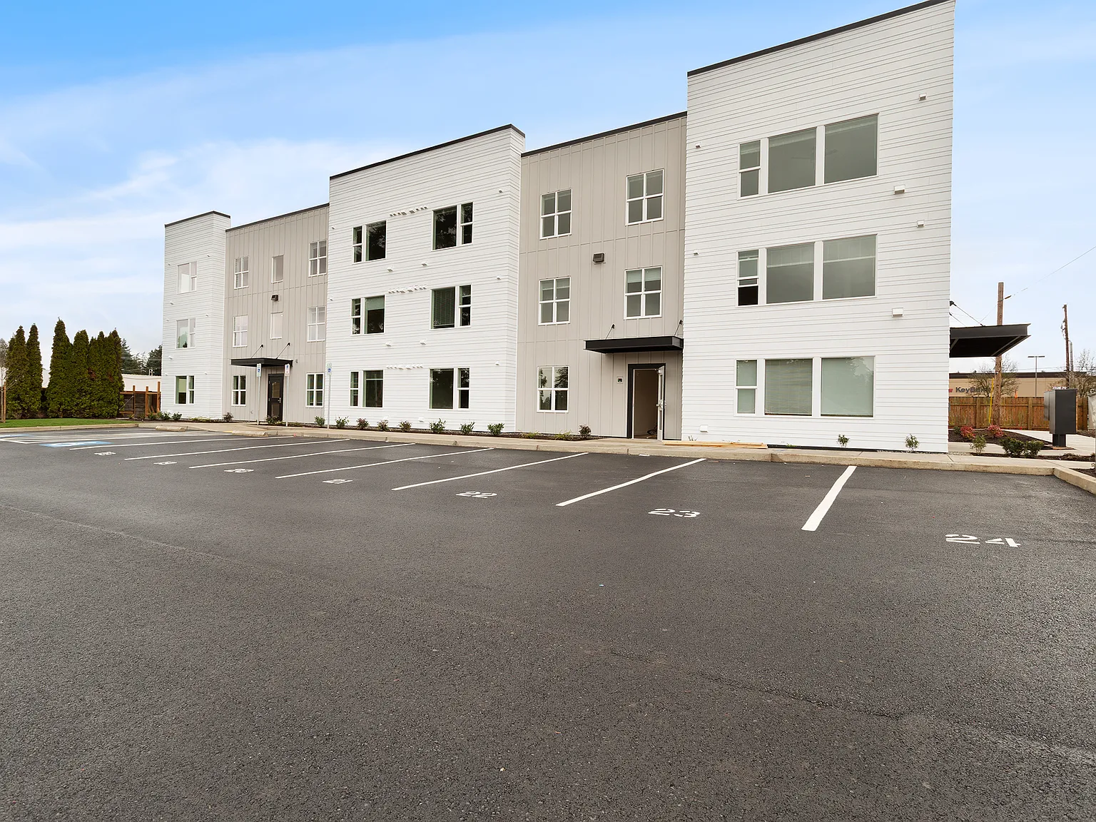 NW 99 Apartments — Photo 1