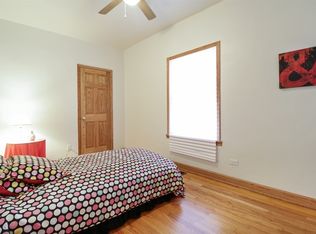 7529 S Rhodes Ave, Chicago, IL 60619