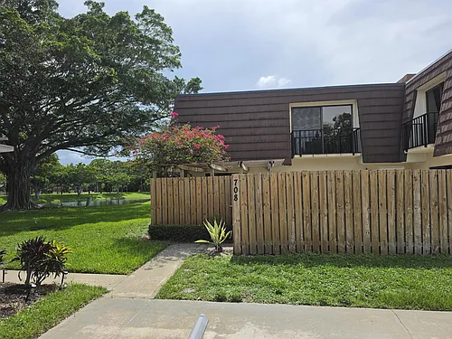 708 7th Ln Photo 1