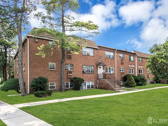 2nd image of 299 College Dr