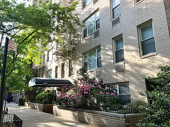 225 East 76th Street in Lenox Hill