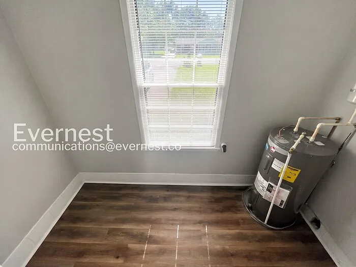 837 Britton Ave — Photo 17