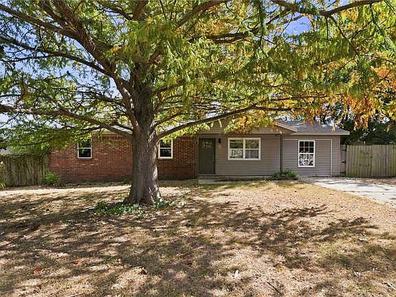 2nd image of 2303 Woodland Ave