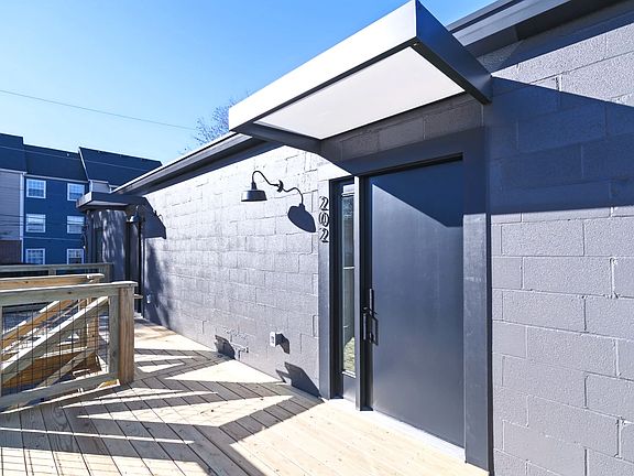 3rd image of 1920 Grand Ave #101