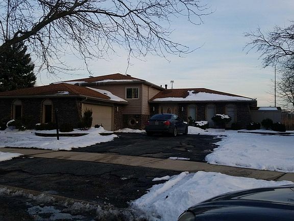 3rd image of 1125 E 194th Pl