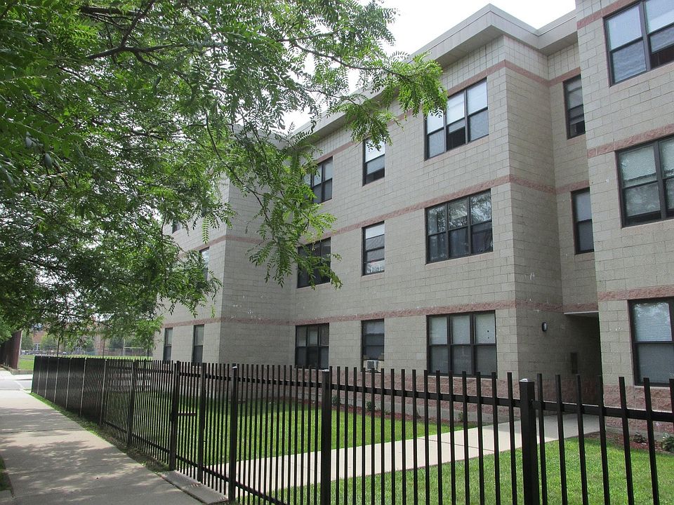 1st image of 4752 S Wabash Ave APT 303
