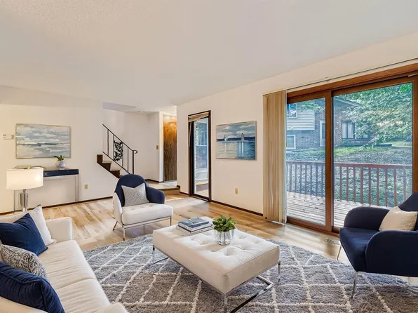 2204 Country Ln, Minnetonka, MN 55305