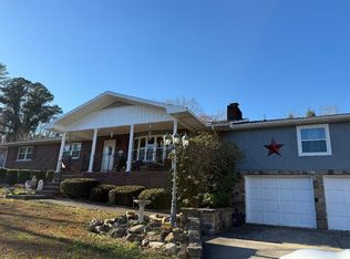 302 Pine Dr, Wayne, WV 25570