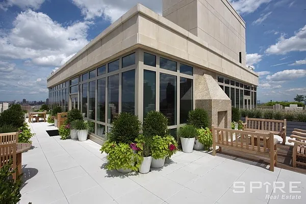 Rented by Spire Group | media 27