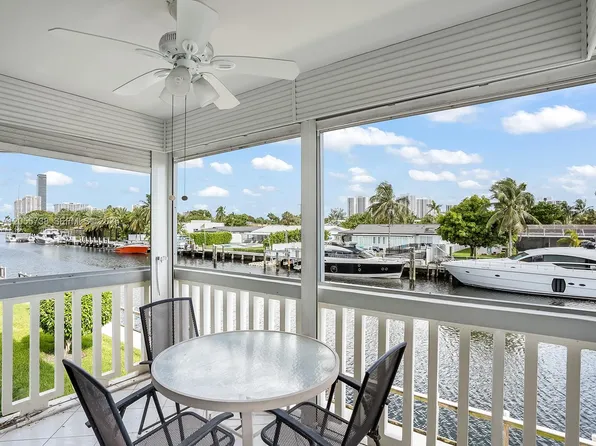 455 Paradise Isle Blvd APT 207, Hallandale Beach, FL 33009